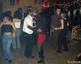Salsa im El Paraiso (anklicken zum Vergrößern, mit ALT+F4 wieder schliessen)