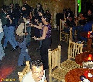 Salsa im El Paraiso (anklicken zum Vergrößern, mit ALT+F4 wieder schliessen)