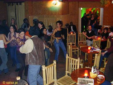 Salsa im El Paraiso (anklicken zum Vergrößern, mit ALT+F4 wieder schliessen)
