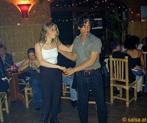 Salsa im El Paraiso (anklicken zum Vergrößern, mit ALT+F4 wieder schliessen)