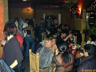 Salsa im El Paraiso (anklicken zum Vergrößern, mit ALT+F4 wieder schliessen)