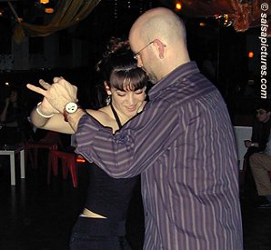 Salsa in der Tanzschule Schluerecki in Köln - anklicken zum Vergrößern - click to enlarge